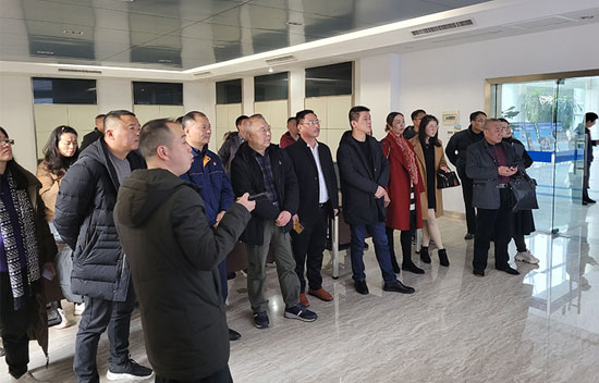 嘉兴市道路运输协会组织货运企业赴衢州考察